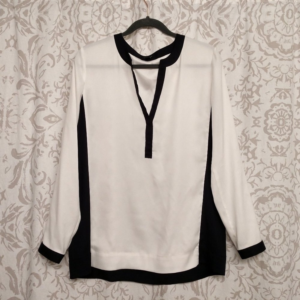 Size 8 Ann Taylor White Blouse with Navy Blue Trim